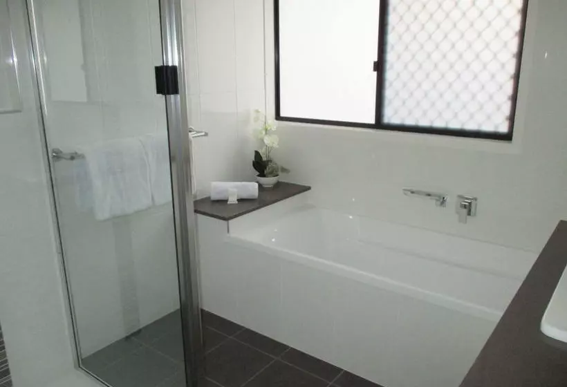 21 On Hursley Motel Apartments