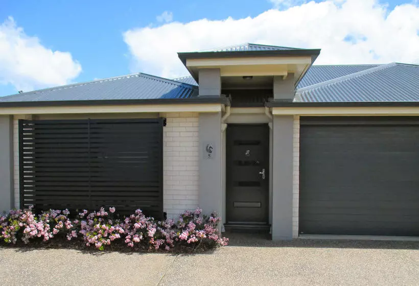 21 On Hursley Motel Apartments