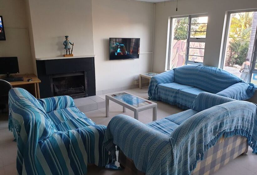 فندق صغير Amakaya Backpackers Travelers Accommodation