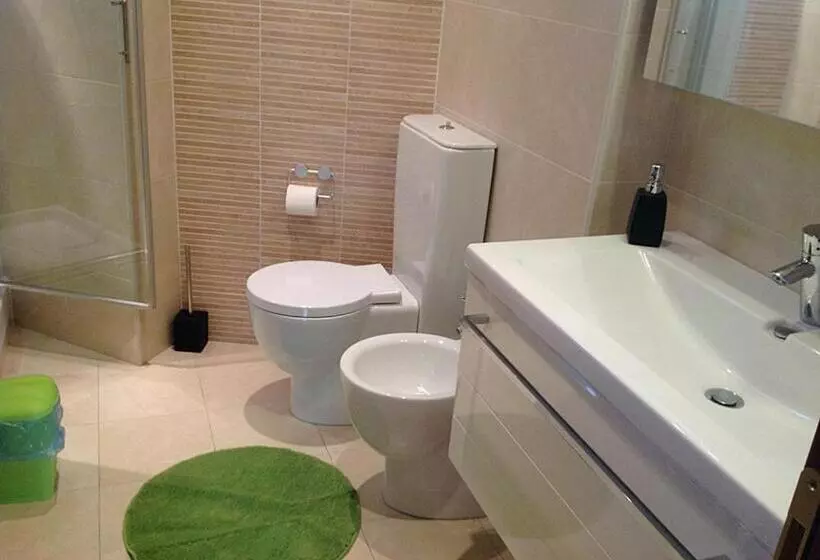 تختخواب و صبحانه Bologna Center Town