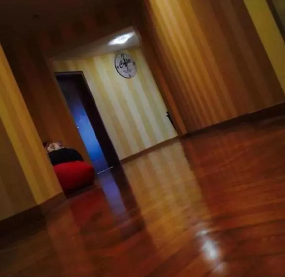 تختخواب و صبحانه Bologna Center Town