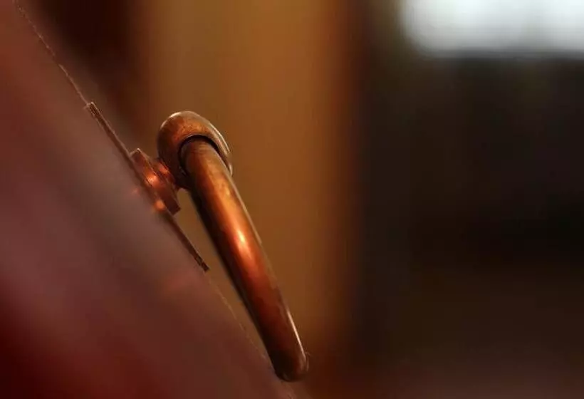 تختخواب و صبحانه Bologna Center Town