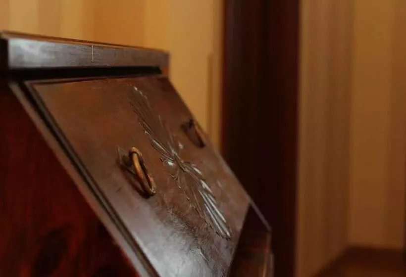 تختخواب و صبحانه Bologna Center Town