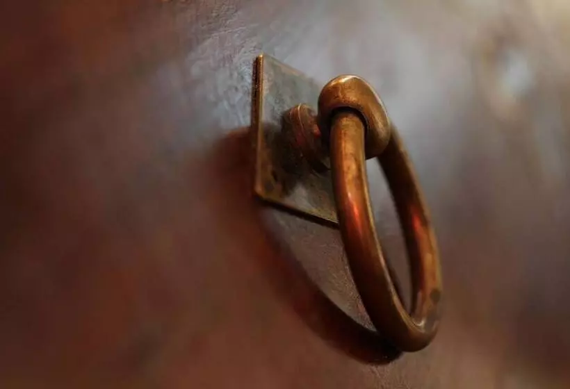 تختخواب و صبحانه Bologna Center Town