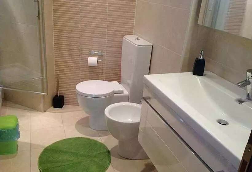 تختخواب و صبحانه Bologna Center Town