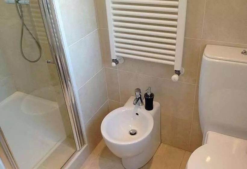 تختخواب و صبحانه Bologna Center Town