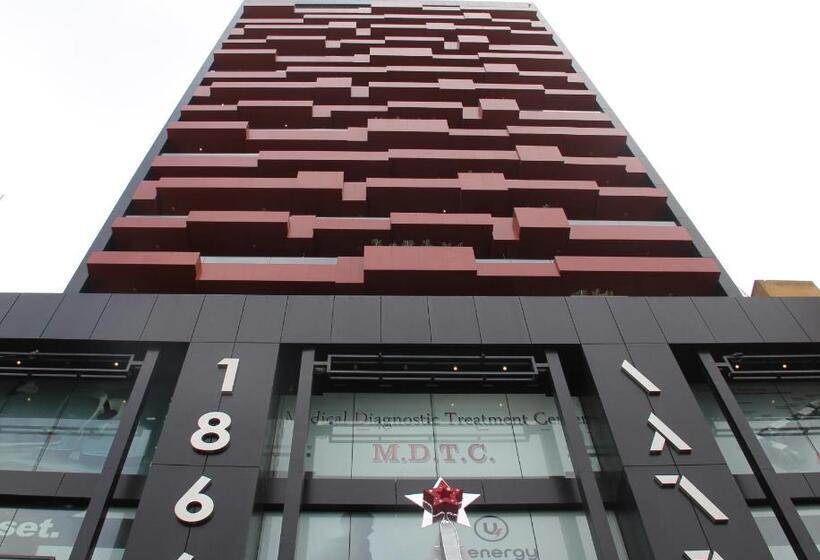 هتل 1866 Court & Suites