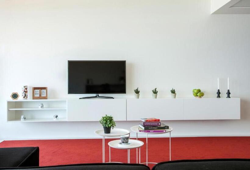 هتل 1866 Court & Suites