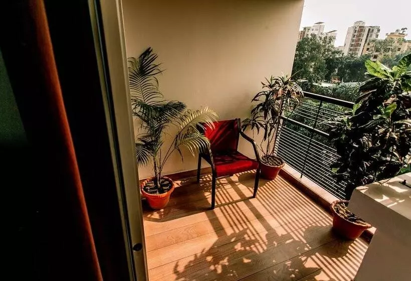 هتل Garden Residents Uttara   Lake View