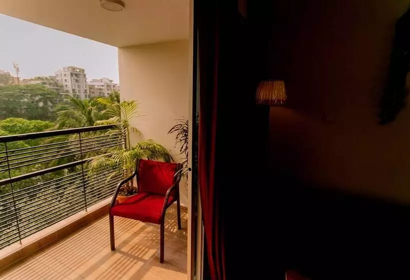 هتل Garden Residents Uttara   Lake View