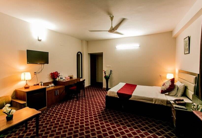 هتل Garden Residents Uttara Lake View