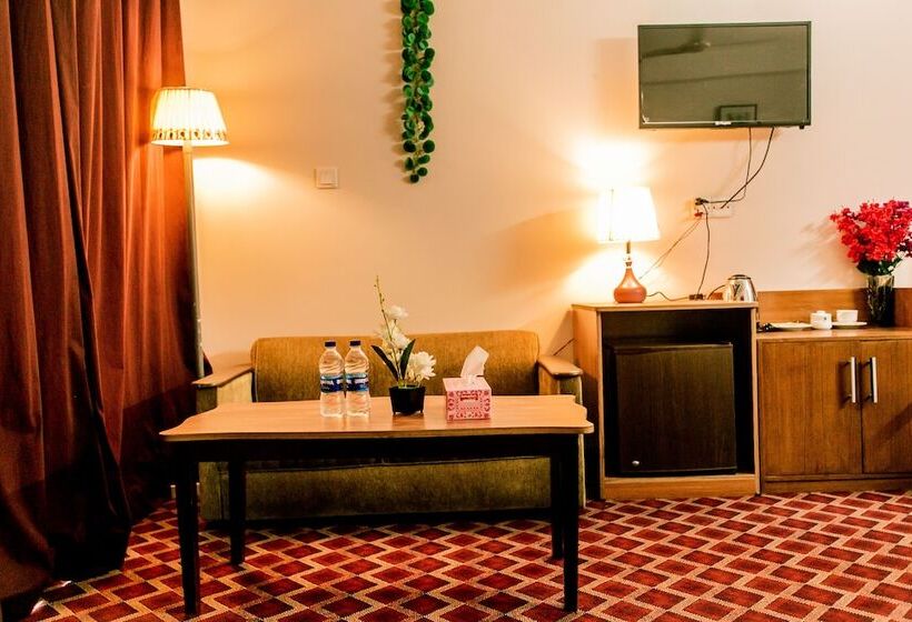 هتل Garden Residents Uttara Lake View