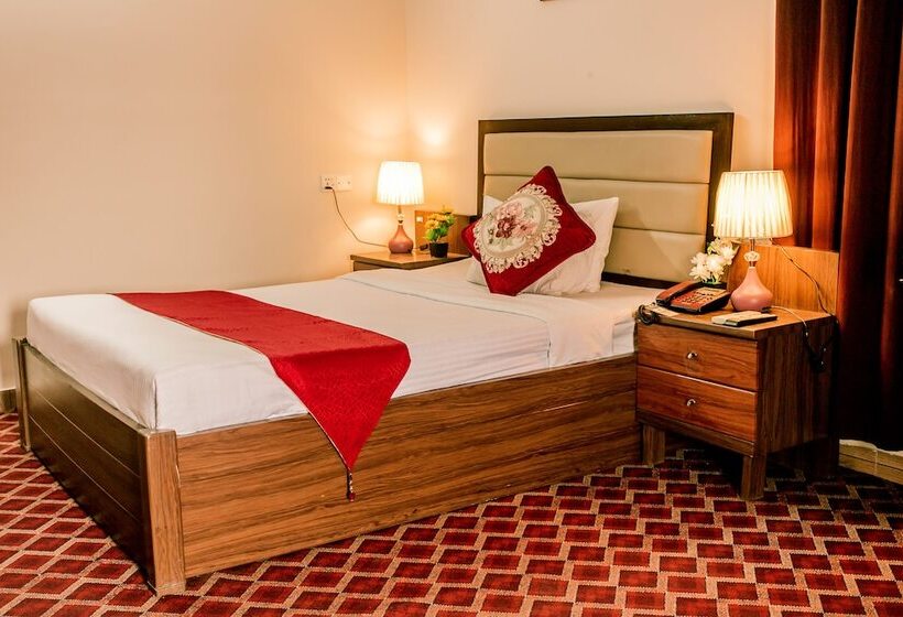 هتل Garden Residents Uttara Lake View