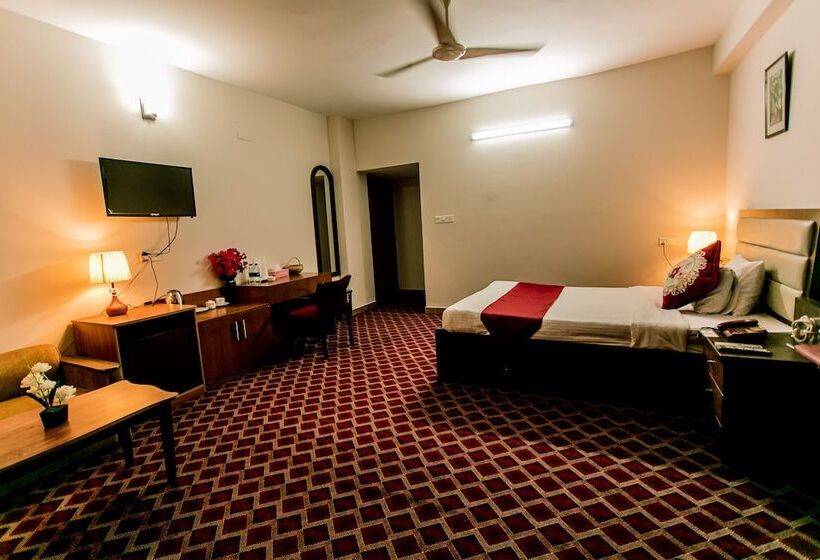 هتل Garden Residents Uttara Lake View