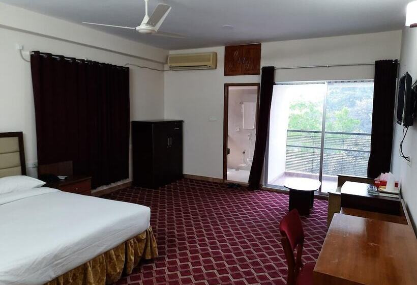 هتل Garden Residents Uttara Lake View