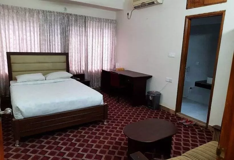 هتل Garden Residents Uttara   Lake View