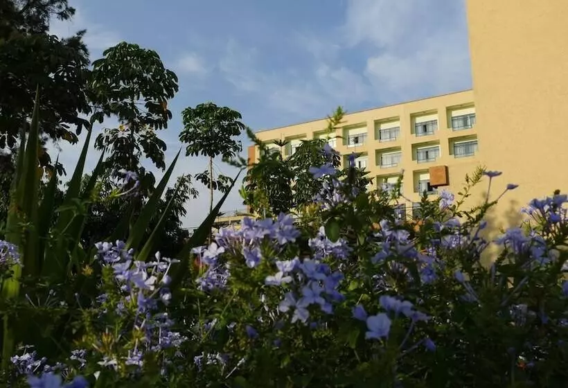 هتل Gorillas Golf