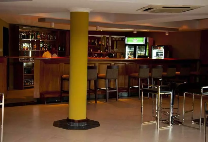 هتل Gorillas Golf