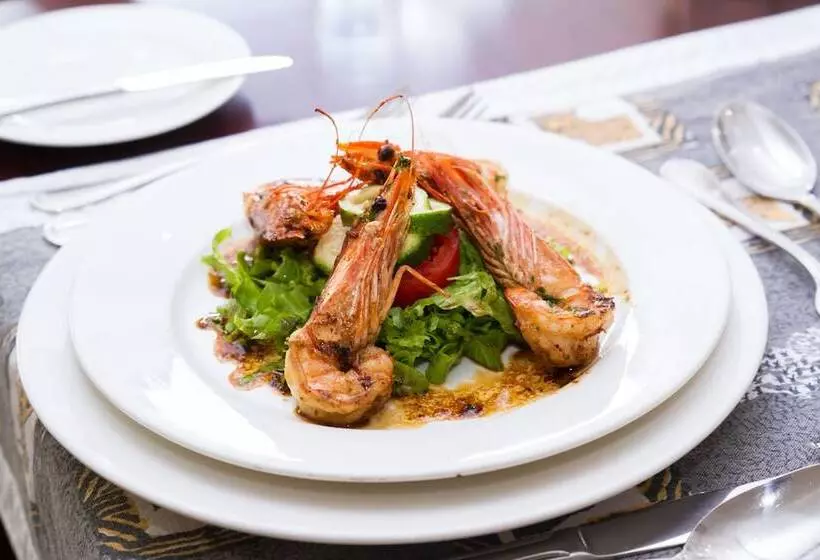 هتل Gorillas Golf