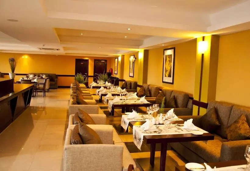 هتل Gorillas Golf