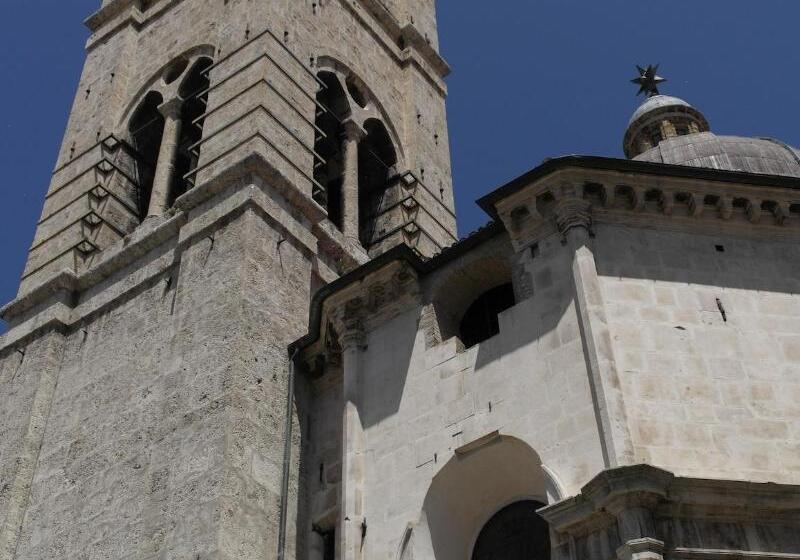 בית מלון כפרי Rojan