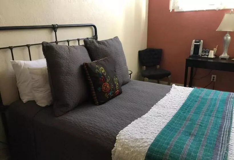 בית מלון כפרי Sutter