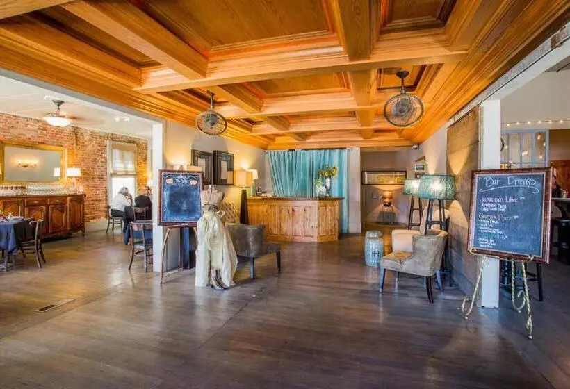 בית מלון כפרי Sutter