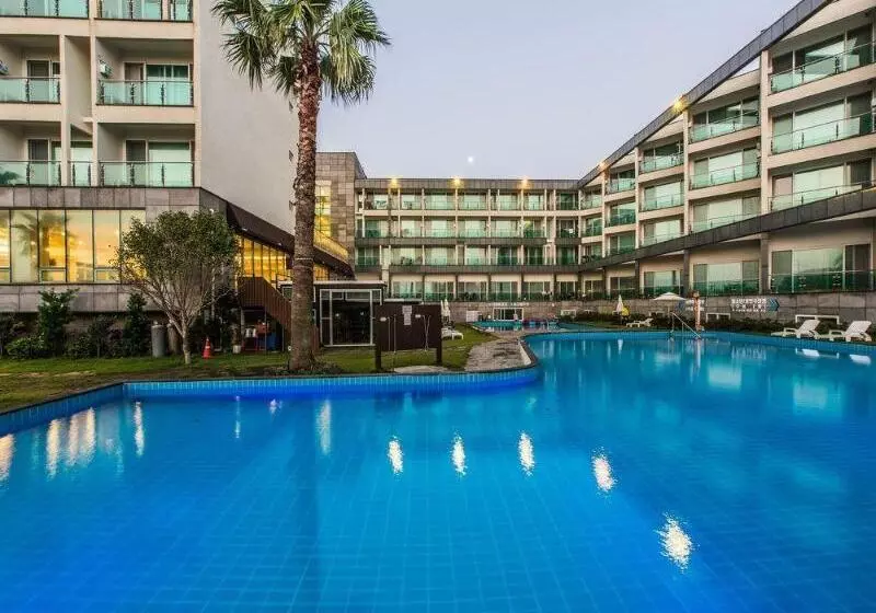 ホテル The Four Grace Resort