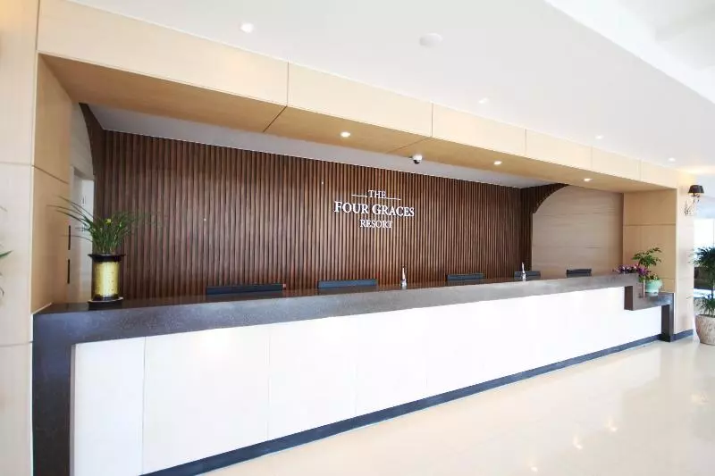 ホテル The Four Grace Resort