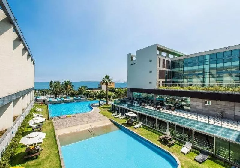 ホテル The Four Grace Resort