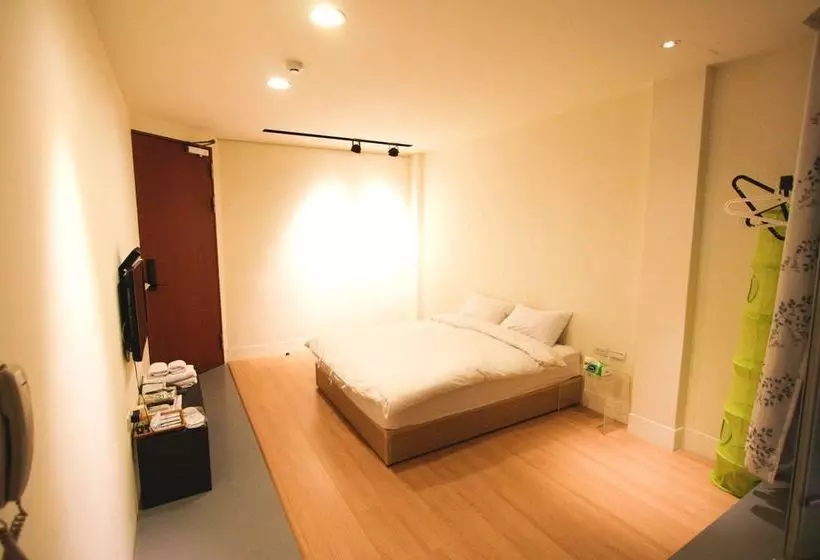 I-gogo Yesorno Hostel