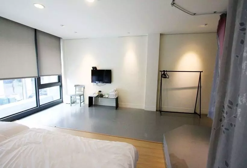 I-gogo Yesorno Hostel