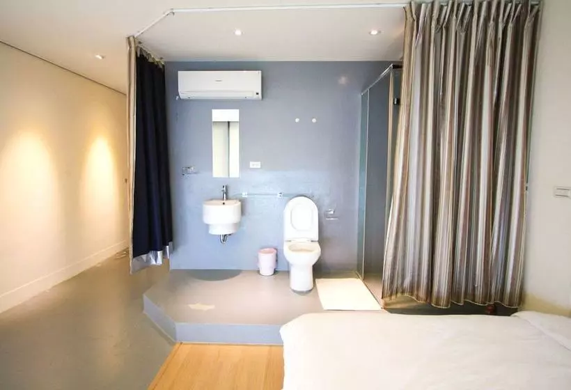 I-gogo Yesorno Hostel