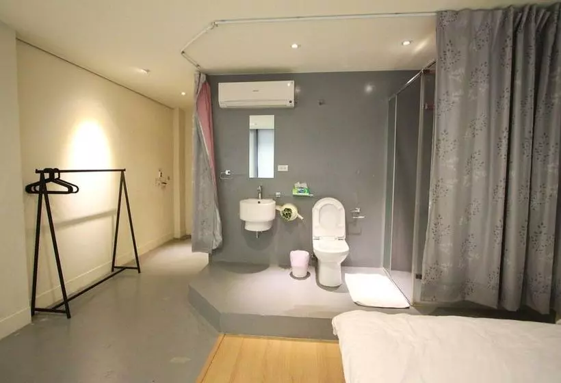 I-gogo Yesorno Hostel