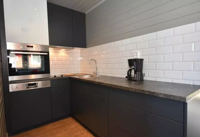 Lankanholmen Sea Cabins