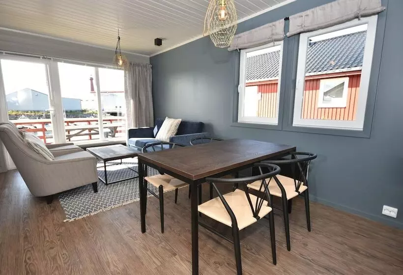 Lankanholmen Sea Cabins