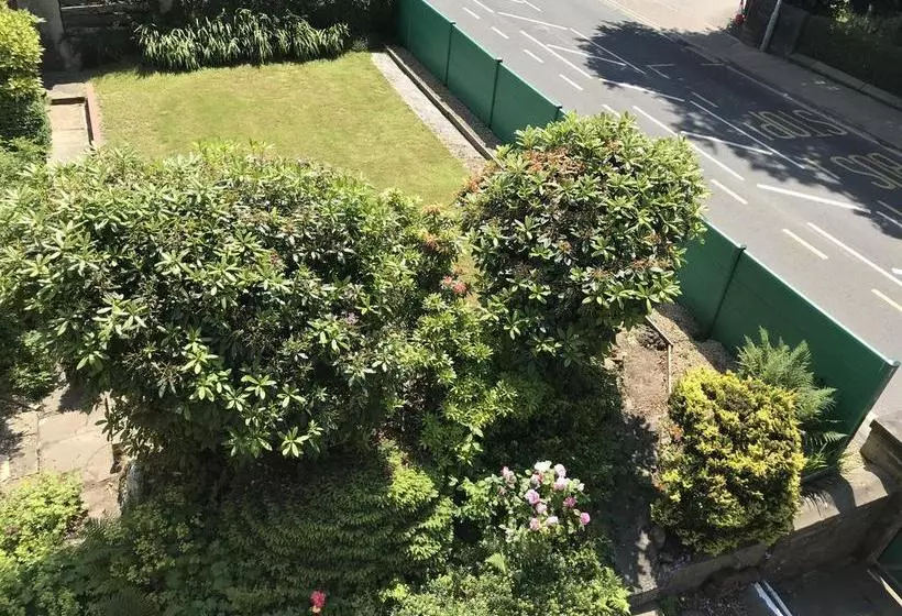 Lindores Todmorden Bed And Breakfast