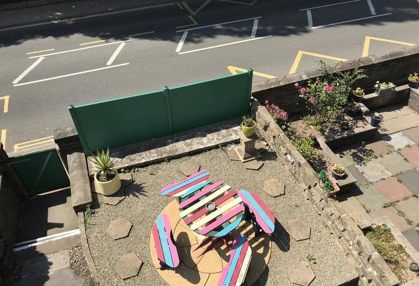 Lindores Todmorden Bed And Breakfast