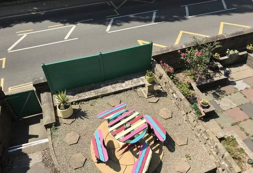 Lindores Todmorden Bed And Breakfast