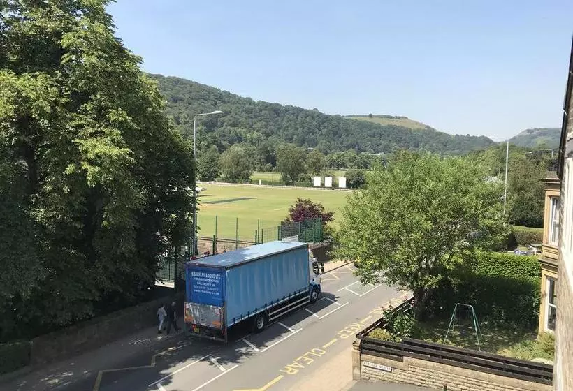 Lindores Todmorden Bed And Breakfast