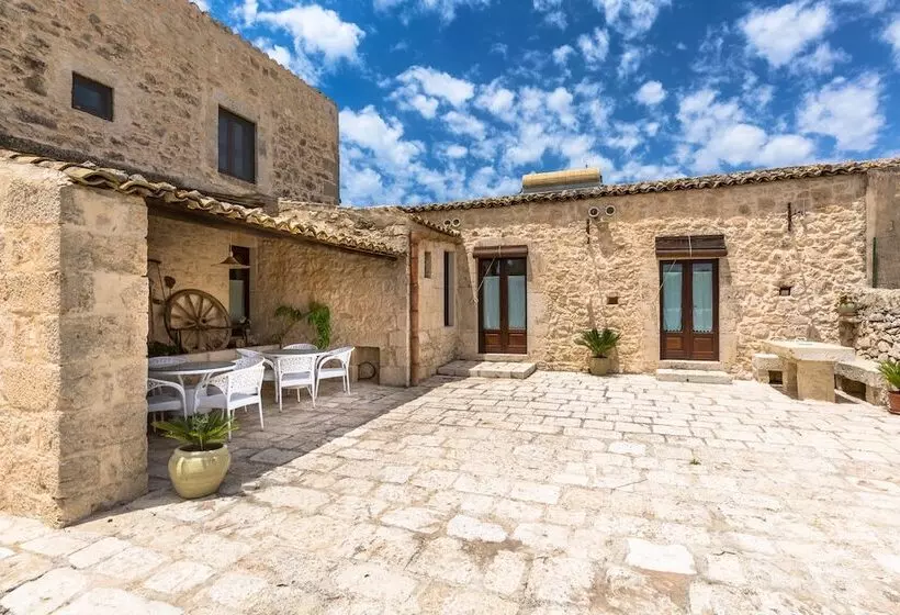 بنسيون La Muraglia