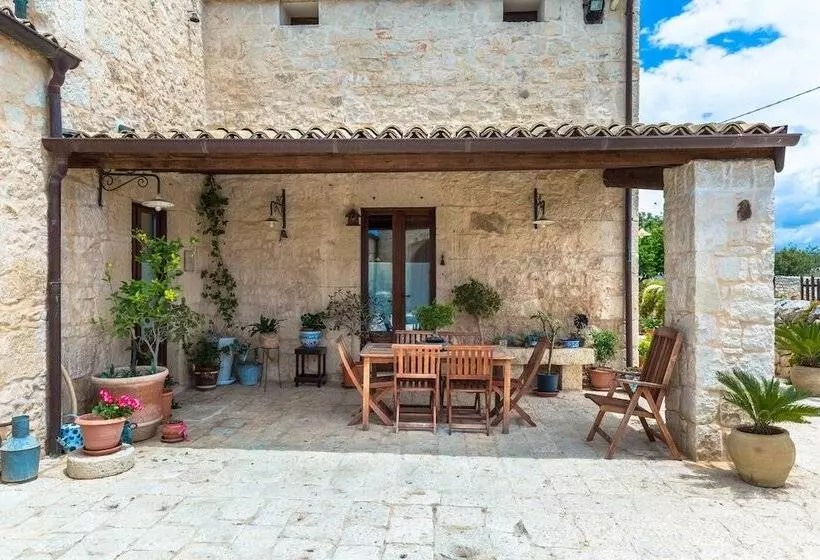 بنسيون La Muraglia