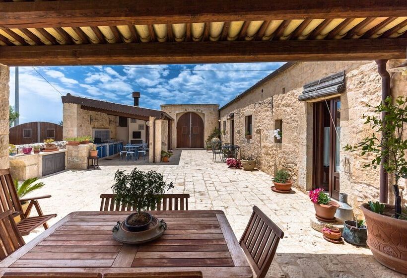 بنسيون La Muraglia