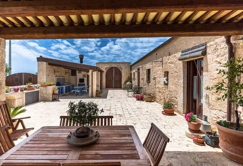 بنسيون La Muraglia