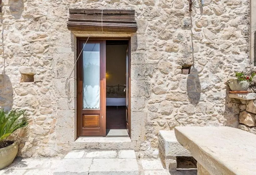 بنسيون La Muraglia