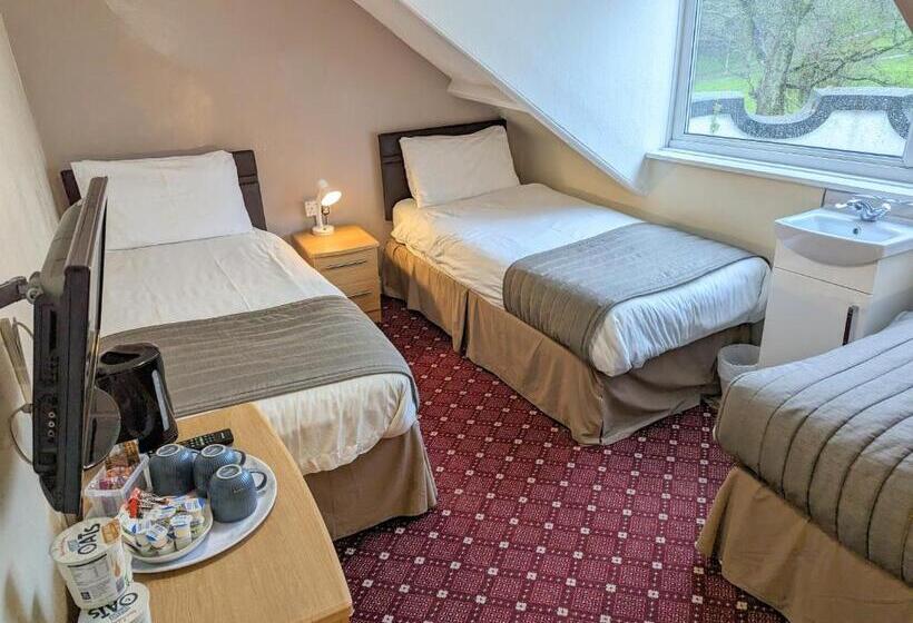 ペンション The George Guest House