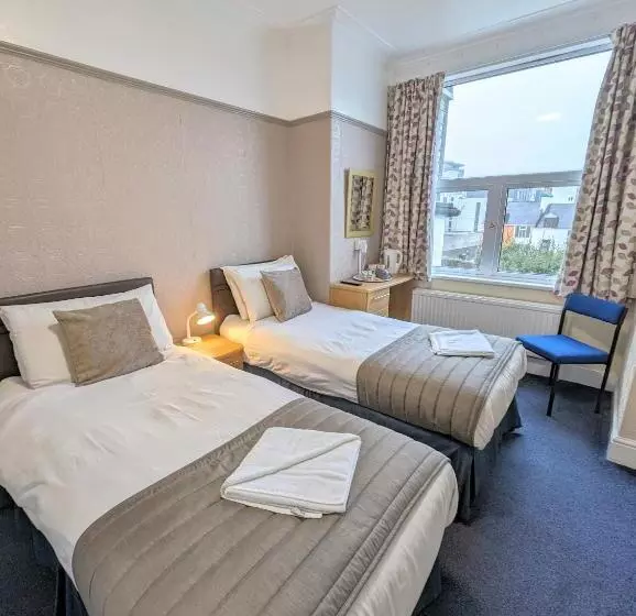 Majatalo The George Guest House