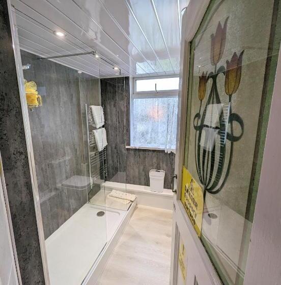 ペンション The George Guest House