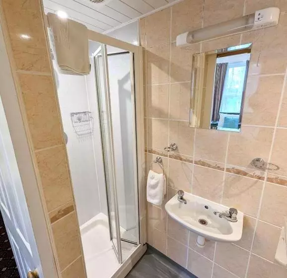 Majatalo The George Guest House