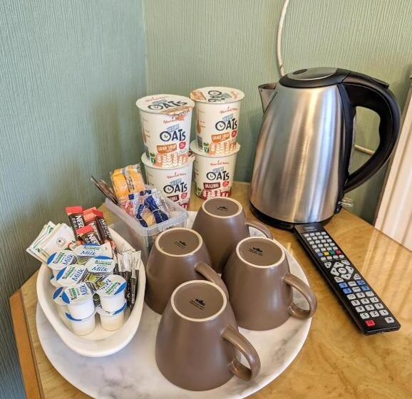 ペンション The George Guest House